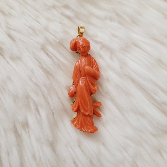 Vintage 14k Gold Chinese Coral Lady Figure Pendant